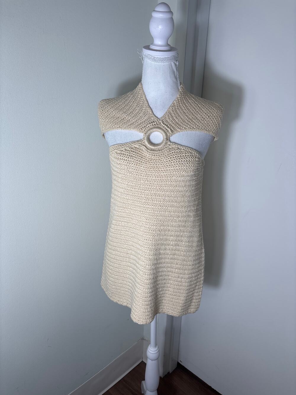 Elan Cream Crochet Halter Top Sz S